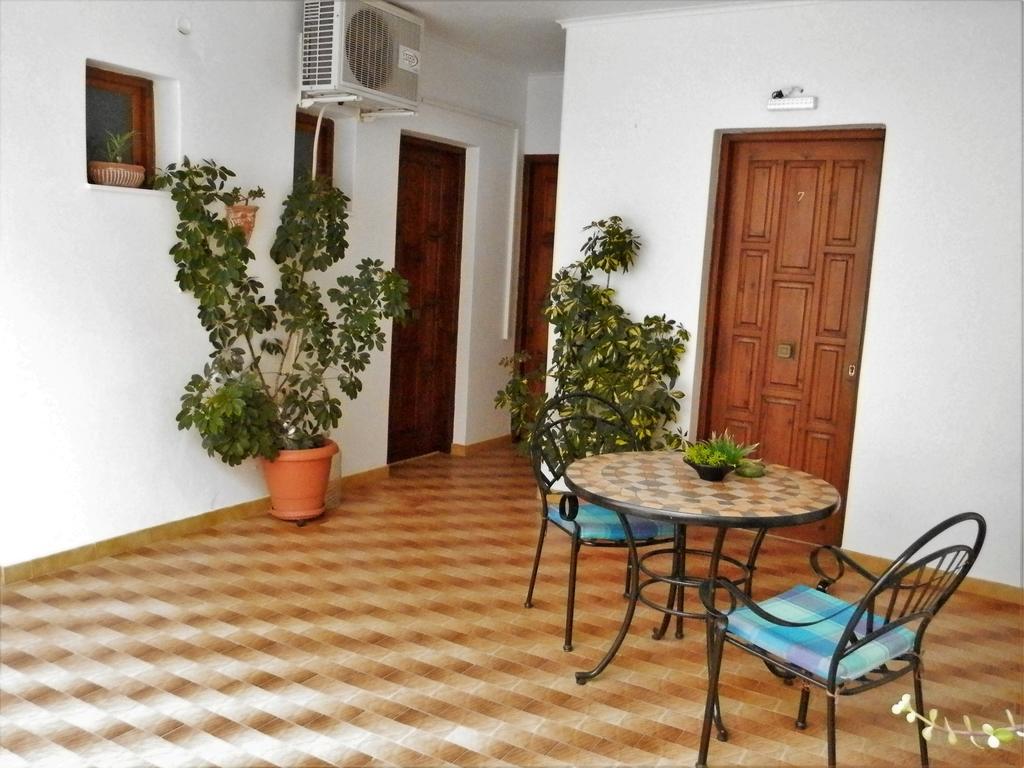 Villa Dora Studios Баци Екстериор снимка